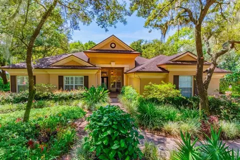17848 Mission Oak Dr, Lithia, FL 33547