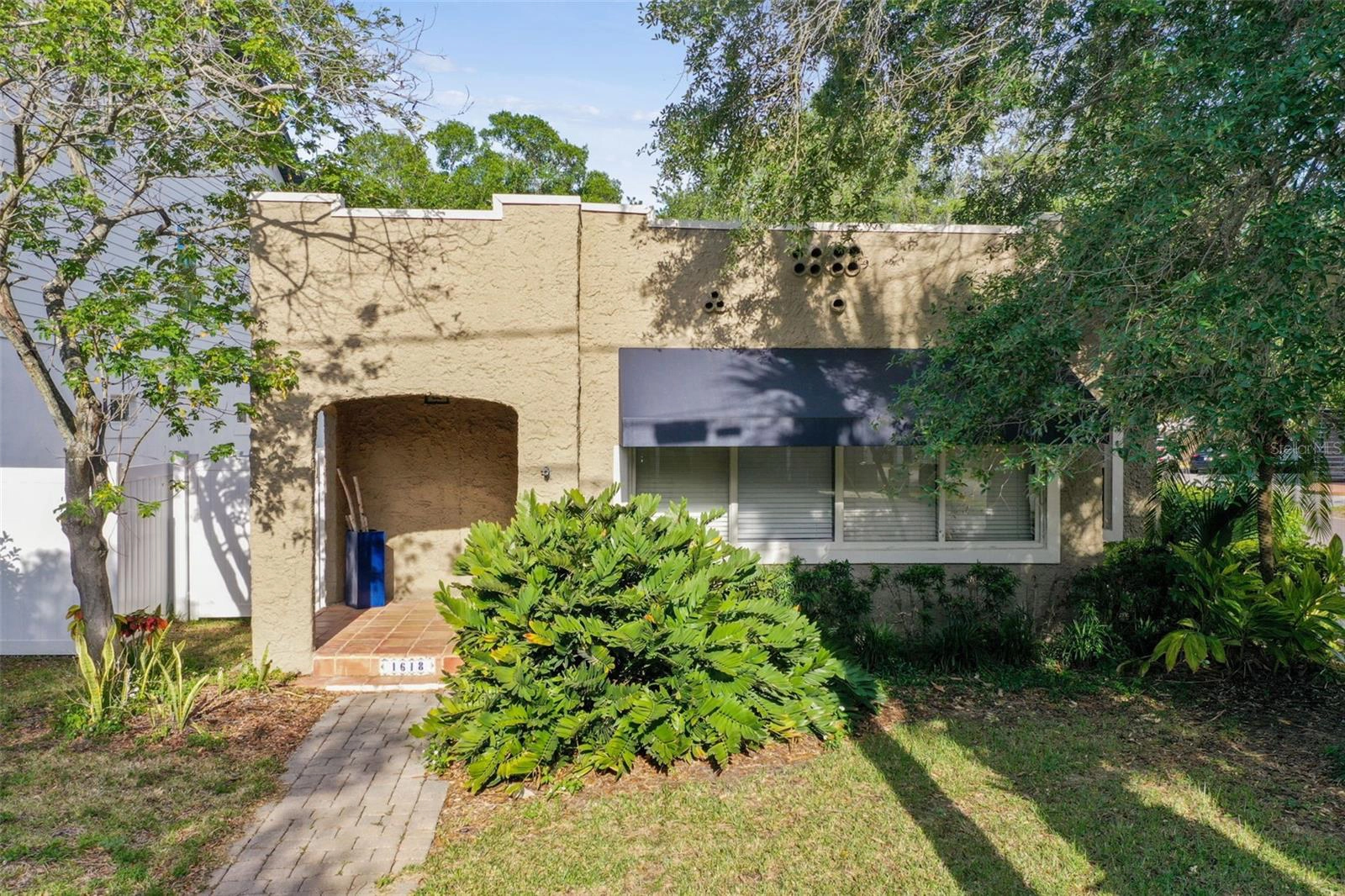1618 S Arrawana Ave  