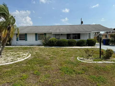 706 Riviera Dr, Sun City Center, FL 33573