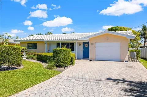 2513 Gulf Blvd, Belleair Beach, FL 33786