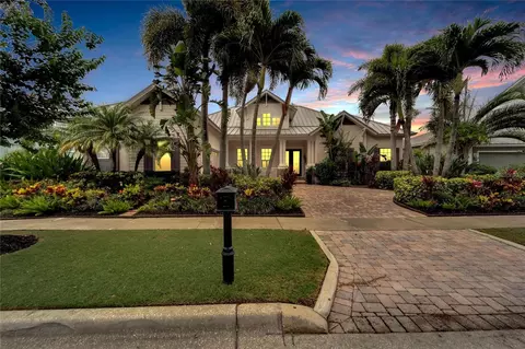 607 Manns Harbor Dr, Apollo Beach, FL 33572