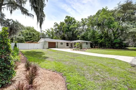 516 Cypress Ln, Lutz, FL 33548