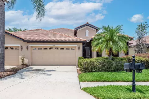 229 Mystic Falls Dr, Apollo Beach, FL 33572