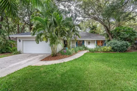 205 Wild Oak Dr, Brandon, FL 33511