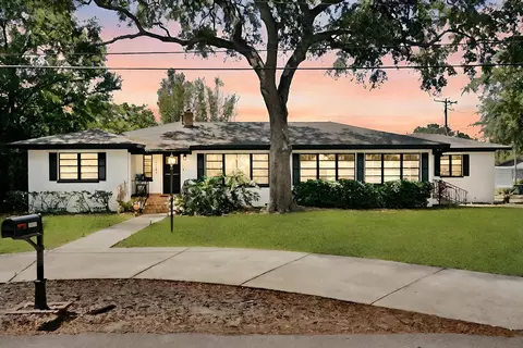 10403 Newport Cir, Tampa, FL 33612