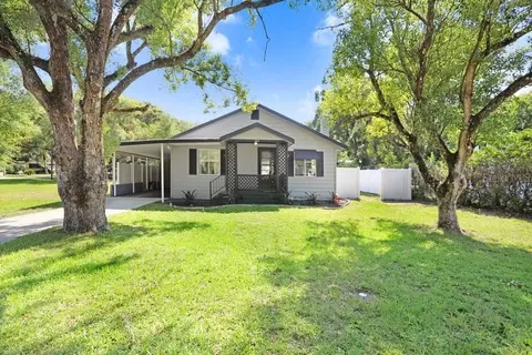5623 13th St, Zephyrhills, FL 33542