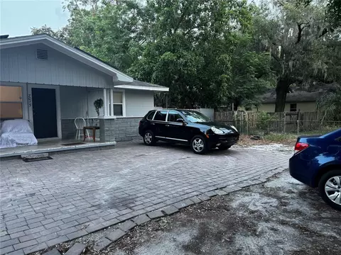 7015 N Center Dr, Tampa, FL 33604