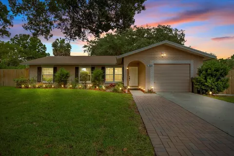 801 Senate Ct, Tampa, FL 33613