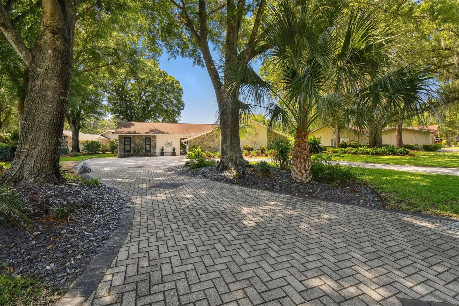 5224 Saddlebrook Way