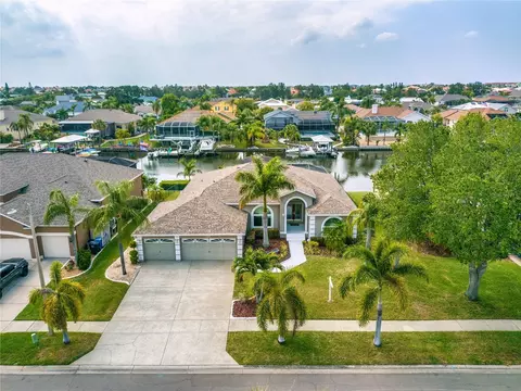 721 Bunker View Dr, Apollo Beach, FL 33572
