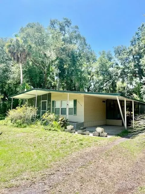 39730 Bay Ave, Zephyrhills, FL 33540