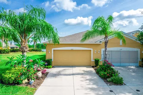 2251 Nottingham Greens Dr, Sun City Center, FL 33573