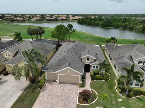 1618 Emerald Dunes Dr, Sun City Center, FL 33573