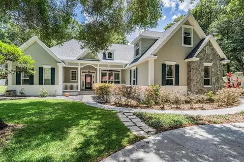 13313 Sullivan Manor Ct, Dover, FL 33527