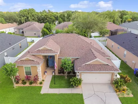 2745 Abbey Grove Dr, Valrico, FL 33594