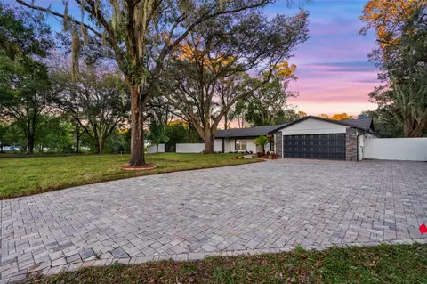 17013 Aspen Meadows Dr, Lutz, FL 33548
