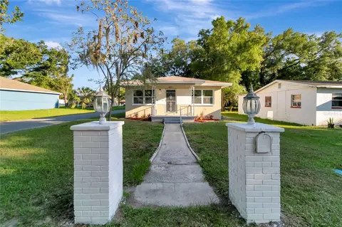 1411 E Church St, Plant City, FL 33563