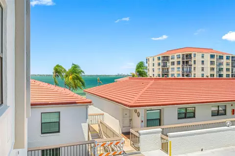 6211 Sun Blvd #303, Saint Petersburg, FL 33715