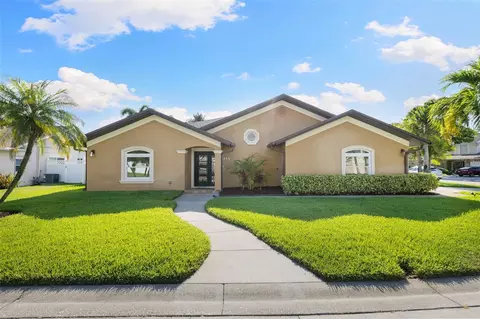 1914 Glen Lakes Cir N, Saint Petersburg, FL 33702