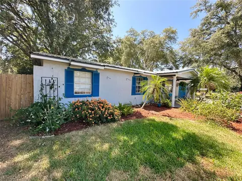 922 Dixie Maid Ln, Valrico, FL 33594