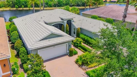 15857 Aurora Lake Cir, Wimauma, FL 33598