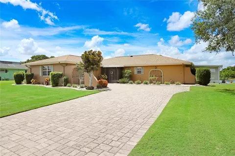 211 Stoneham Dr, Sun City Center, FL 33573