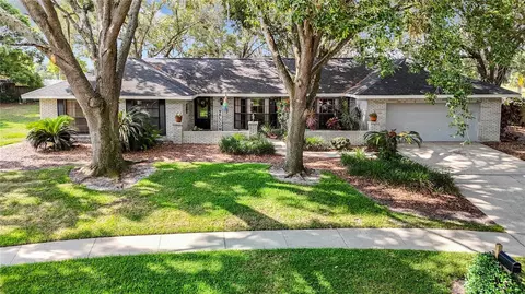 1911 Chestnutwood Dr, Valrico, FL 33596