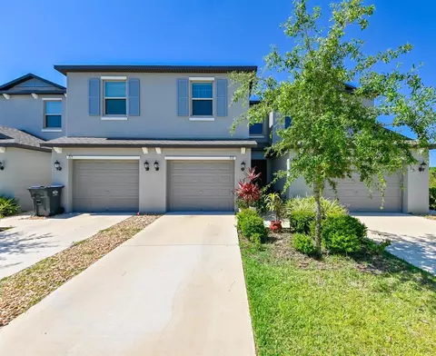 713 Royal Empress Dr, Ruskin, FL 33570