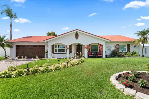 8720 Bay Crest Ln, Tampa, FL 33615
