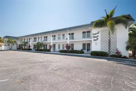 680 71st Ave #10, Saint Pete Beach, FL 33706