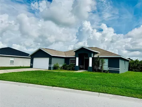 1061 Summer Glen Dr, Winter Haven, FL 33880