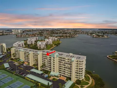 7963 Sailboat Key Blvd S #802, South Pasadena, FL 33707
