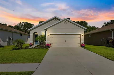 7984 Wheat Stone Dr, Zephyrhills, FL 33540