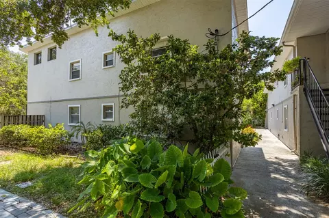 1011 S Moody Ave #12, Tampa, FL 33629