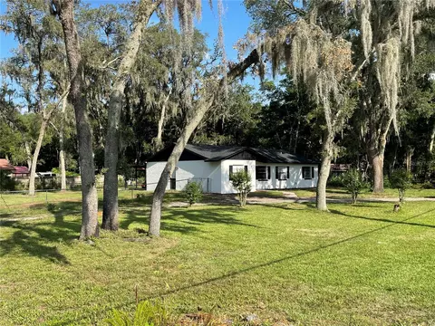 3922 Autumn Palm Dr, Zephyrhills, FL 33541