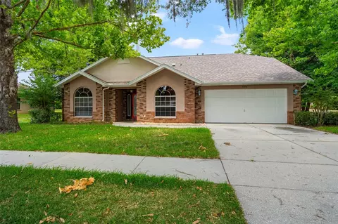 6302 Silver Oaks Dr, Zephyrhills, FL 33542