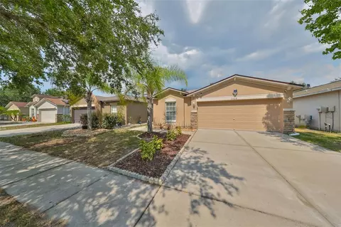 7708 Carriage Pointe Dr, Gibsonton, FL 33534