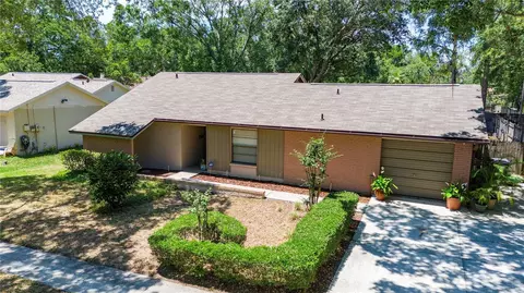 1910 Cedarbrooke Dr, Lutz, FL 33549