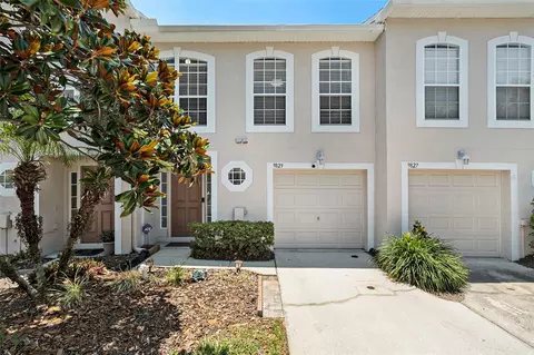 9829 Ashburn Lake Dr, Tampa, FL 33610