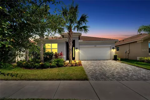 15448 Santa Pola Dr, Wimauma, FL 33598
