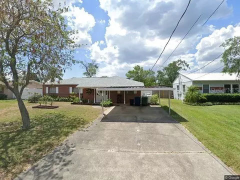 10220 N Fleetwood Dr, Tampa, FL 33612