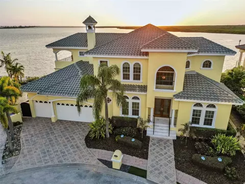 4104 Causeway Vista Dr, Tampa, FL 33615