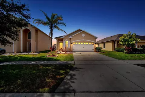 13239 Waterford Castle Dr, Dade City, FL 33525