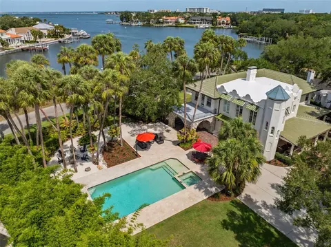 828 Bayside Dr, Tampa, FL 33609