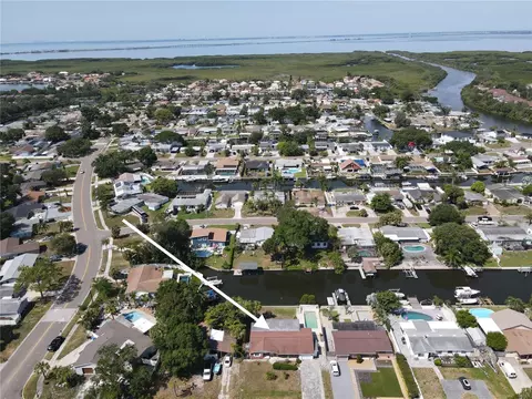 10706 Drummond Rd, Tampa, FL 33615