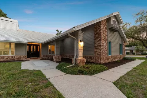 528 Humphries Rd, Safety Harbor, FL 34695