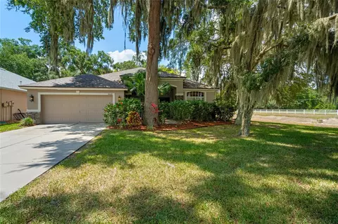 30418 Iverson Dr, Wesley Chapel, FL 33543