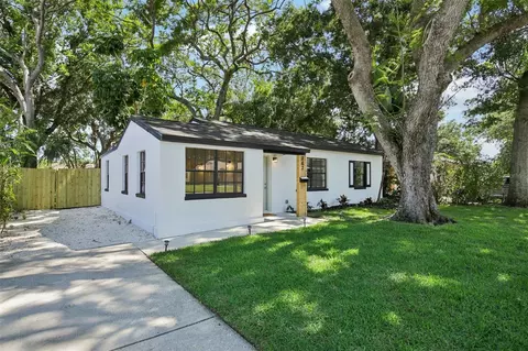 262 41st Ave NE, Saint Petersburg, FL 33703