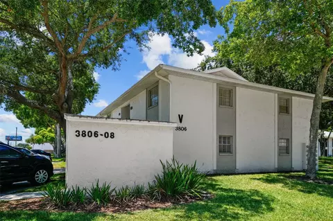 3806 N Oak Dr #V12, Tampa, FL 33611