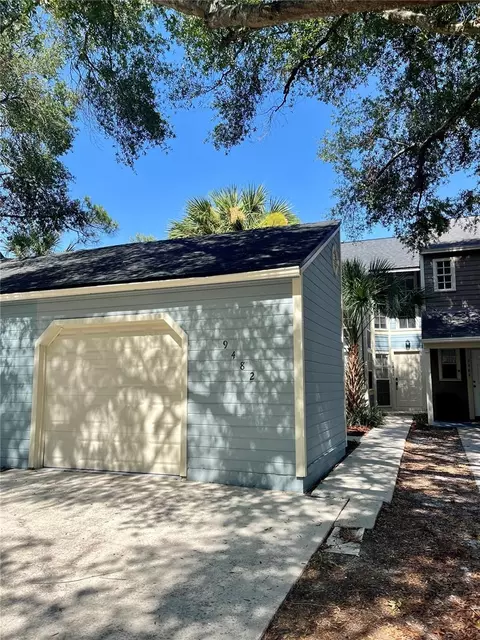 9482 Forest Hills Cir, Tampa, FL 33612